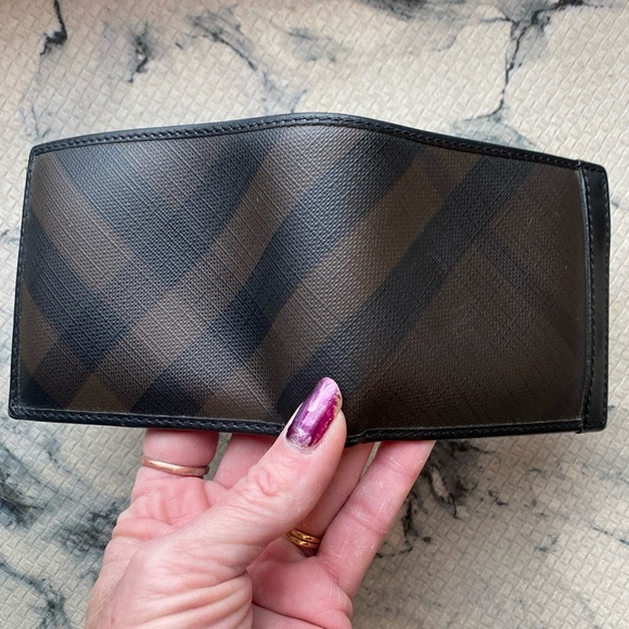 BURBERRY Upscale Mega Check Bifold Wallet🔥Extra storage🔥PVC/Leather🇮🇹made!⭐️ - Picture 13 of 17